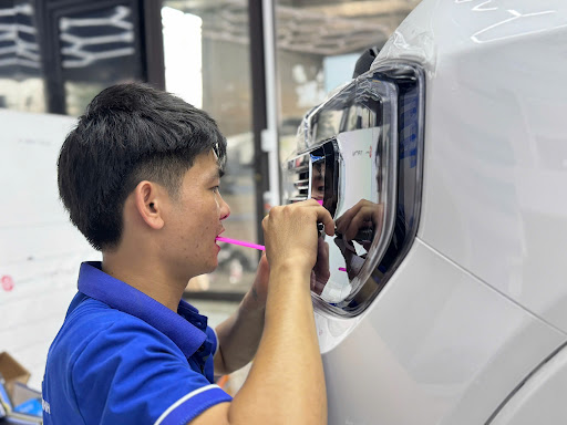 Xưởng chăm sóc xe Minh Hằng Auto